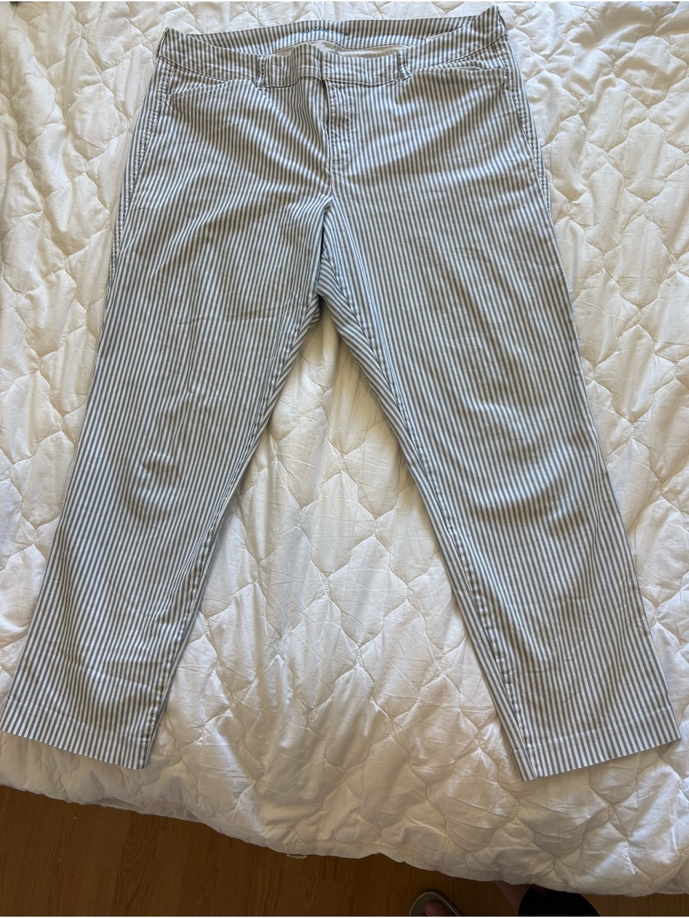 Old Navy striped ankle pants – blue & white 7/8